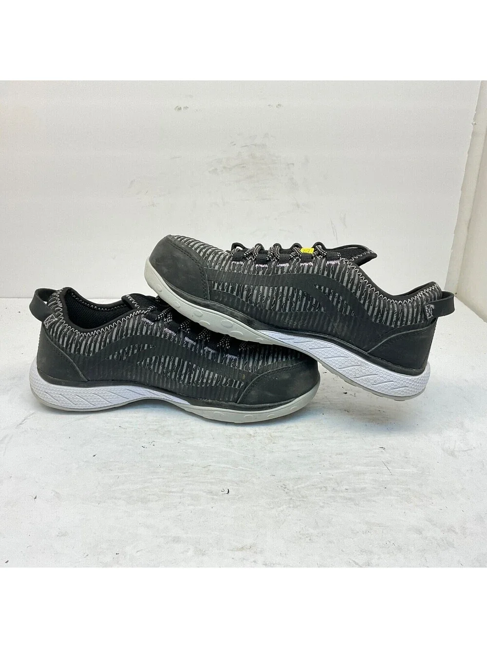 Skechers used few